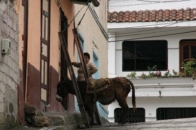 Alausí local life