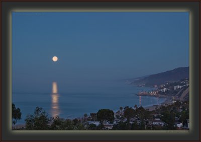 The Eighth Setting Moon Of 2010   August In Every Aspect