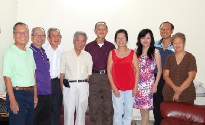 L to R: Le^., Cha^'n, Tha^n, Nga^n, Tua^'n, B. Nga, D. Hu+o+ng, DDu+'c, Ha.nh,