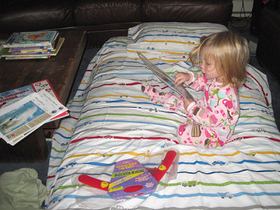 Kristina tests Simon's new mattress & sheets