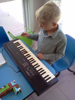 Simon gives a piano concert