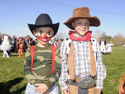 Rodeo clown & cowboy