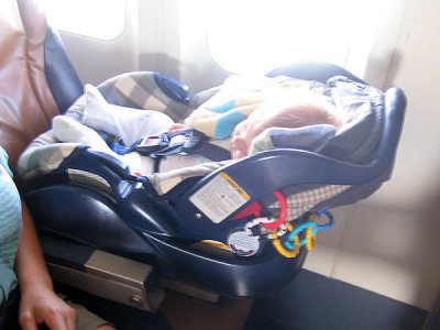 Si sleeps on the plane to Albuquerque