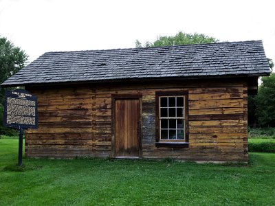 Early Settlers Cabin-Shirley 