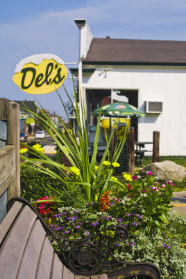 Del's Lemonade, Warren