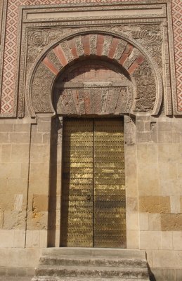 One of the many doorways to the Mezquita