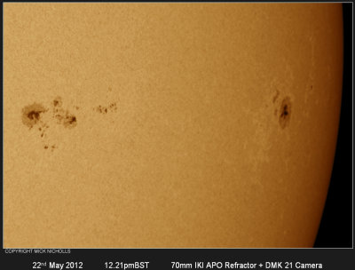 AR1484 AND AR1482 IN WHITE-LIGHT 22nd MAY 2012.jpg