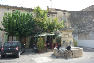 Km 711 - Lirac, Bar de La Fontaine (fabuleux!)