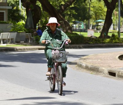 Employee Lumpini park