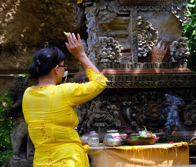 Hindu temple offering