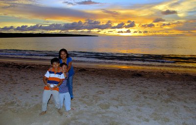 Yuni, Jaya and Rizki and a Bali sunset