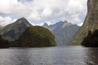 Doubtful sound from the water