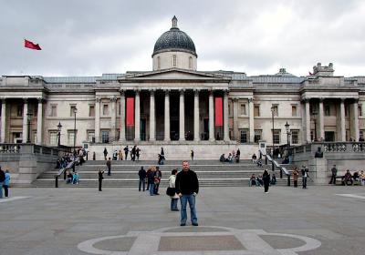 Rob in front of the National Gallery