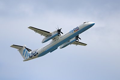 Dash-8 400 departing Manchester, UK