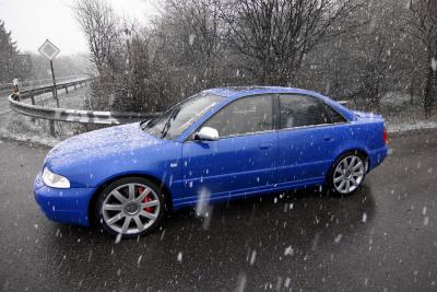 Nogaro Blue Audi S4 Eiffel snow 1.jpg