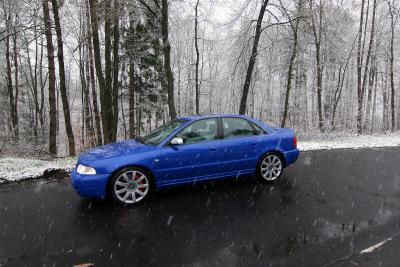 Nogaro Blue Audi S4 Eiffel snow 09.jpg