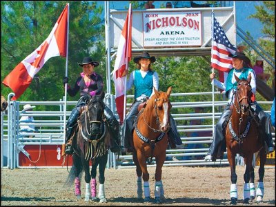 4I4324-Cariboo_Cowgirls.jpg