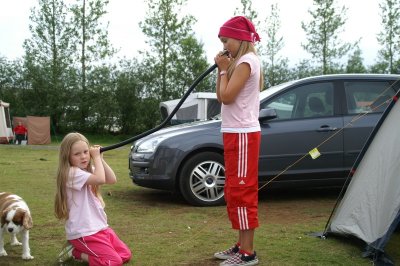 Dilj og Elsa Slveig a leik  Flum