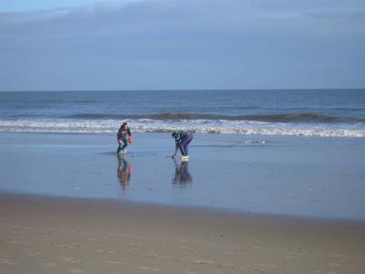 Sean picking himself up from the water ! What happened ? Did he slip...