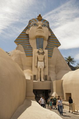 Entrance to Luxor 