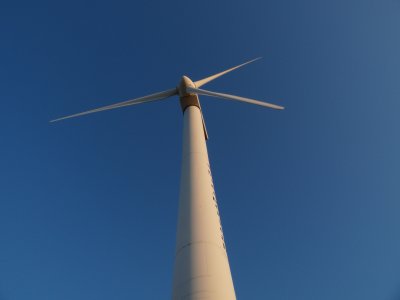 Wind turbine humming along