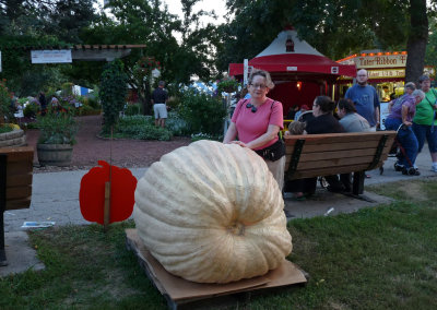 MJ with giant pumpkin