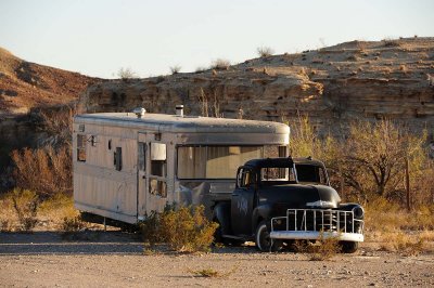 Old RV at the La Kiva. Wonder what it's story is..