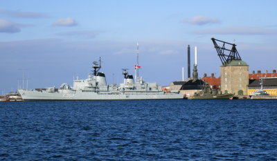 Warships and cranes in Inderhavnen