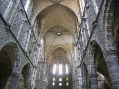 Inside the church, again - the longest abbey nave in Belgium