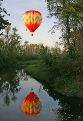 Balloon over the canal c.jpg