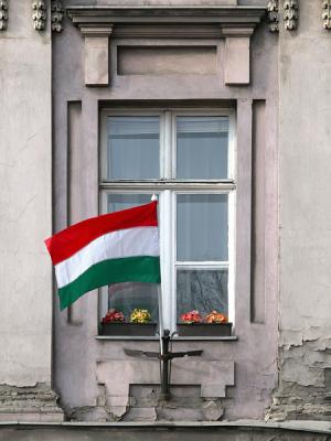 Nationalistic window near Batthyny tr