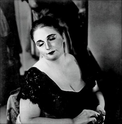 Lola Pashalinski