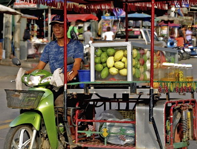 Mobile fruit vendor