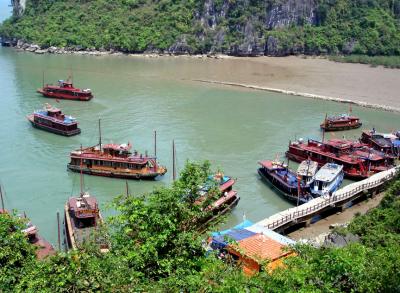 Boats in Co Tien Cave Bay