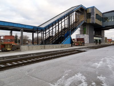 2011 December 26 Belleville new way to get to second platform