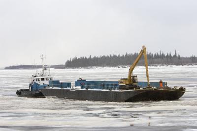 Tug Nelson River pushing barge