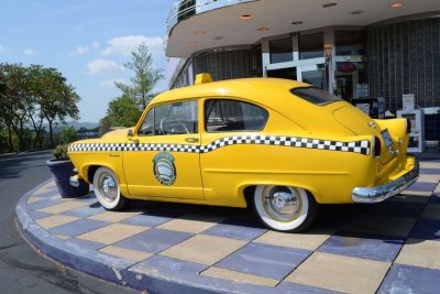 Met Bob Conley in Branson MO, Ate At Uptown Cafe with Old Car In Front
