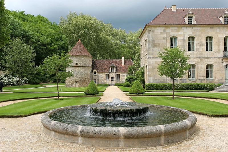 Visite de l'abbaye de Fontenay - Le pigeonnier et le logis des abbés
