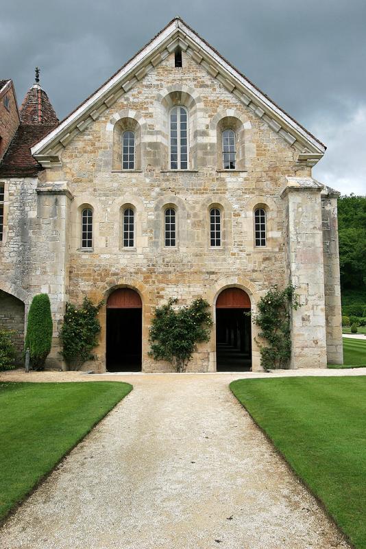 Le bâtiment contenant la salle capitulaire, la salle des moines et le dortoir