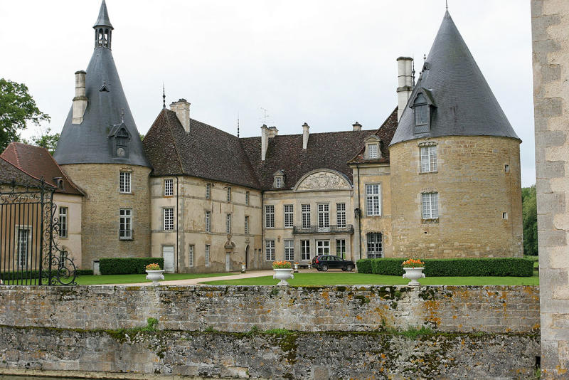Visite du chateau de Commarin dans la Cte dOr, en Bourgogne