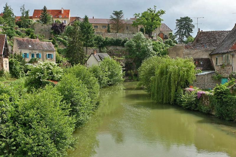 Découverte du village médiéval de Semur en Auxois