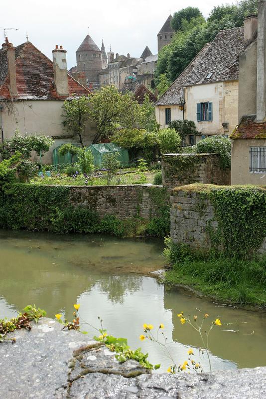 Découverte du village médiéval de Semur en Auxois