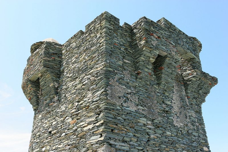 La tour gnoise du village de Nonza sur la cte ouest du cap Corse