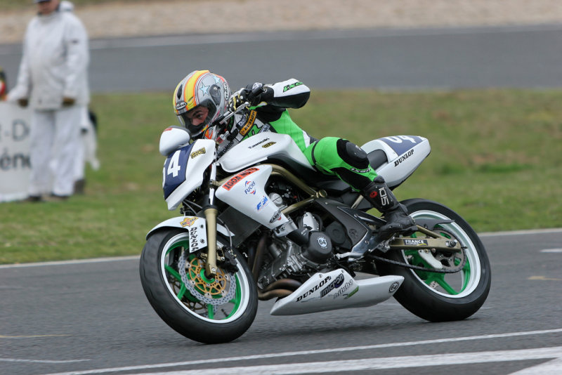 Coupe de France Motos sur le circuit Carole - Cette photo a t slectionne par lagence Regards du Sport