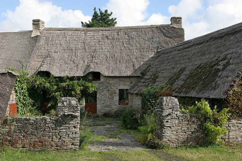 Maison  toit de chaume dans le hameau de Kerbourg - IMG_0396_DXO.jpg