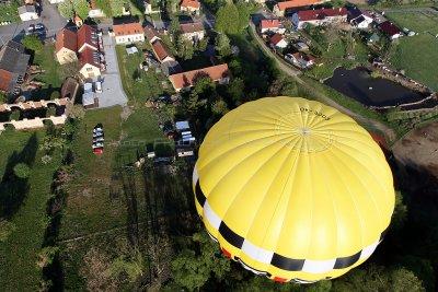 974 - Czech balloons meeting 2012 in Chotilsko - IMG_0569_DxO format Pbase.jpg