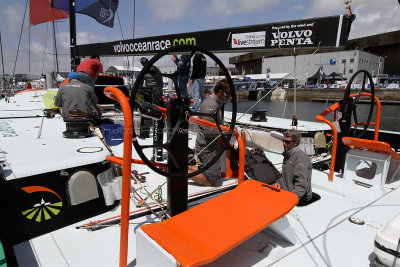 1017 - The 2011-2012 Volvo Ocean Race at Lorient - IMG_6685_DxO Pbase.jpg