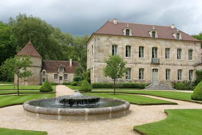 Visite de l'abbaye de Fontenay - Le pigeonnier et le logis des abbs