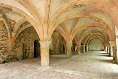 Visite de l'abbaye de Fontenay - La salle des moines