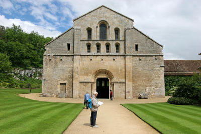Visite de l'abbaye de Fontenay - L'entre de l'glise